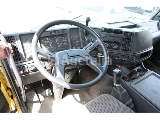 Volvo fh12 18t trekker (1994-551,120 km) - afbeelding 7 van  60