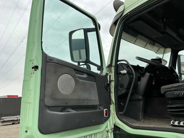 Volvo fh12 vrachtwagen met containersysteem - afbeelding 7 van  17