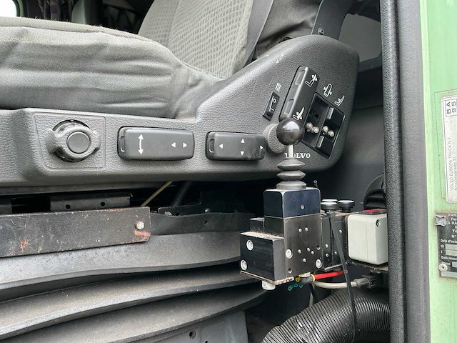 Volvo fh12 vrachtwagen met containersysteem - afbeelding 9 van  17