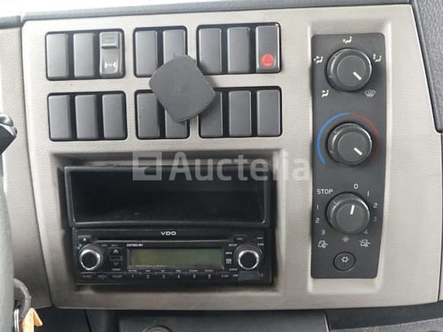 Volvo fl240 laadbak truck met achterklep (2009-620,280 km) - afbeelding 14 van  57