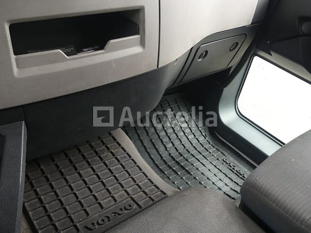 Volvo fl240 laadbak truck met achterklep (2009-620,280 km) - afbeelding 21 van  57