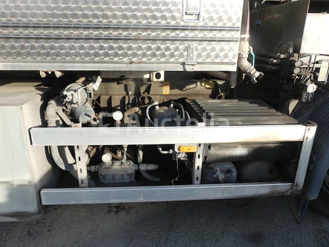 Volvo fl6 4x2 190r7.1 vacuümwagen (2000-85.217 km-vin:yv2e4c4a2xb228262) - afbeelding 25 van  48