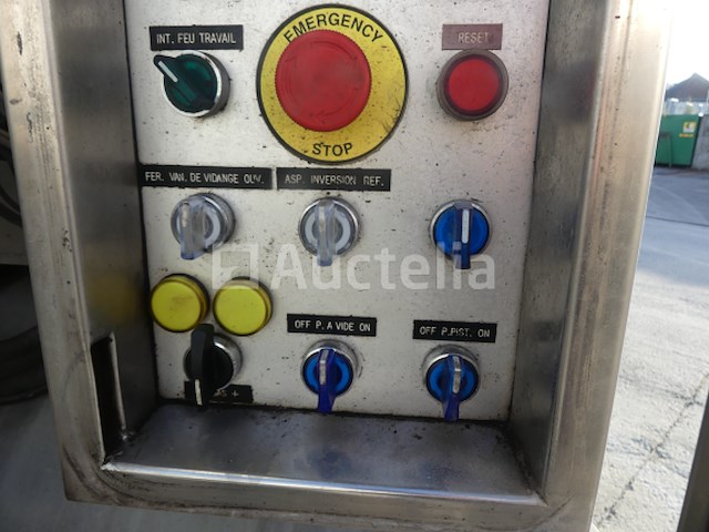 Volvo fl6 4x2 190r7.1 vacuümwagen (2000-85.217 km-vin:yv2e4c4a2xb228262) - afbeelding 42 van  48