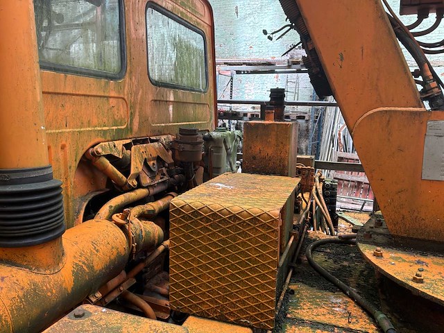 Volvo fl6 turbo platte laadwagen met kraan - afbeelding 21 van  39
