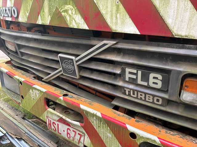 Volvo fl6 turbo platte laadwagen met kraan - afbeelding 4 van  11