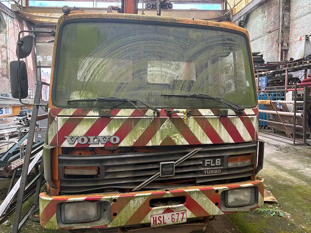 Volvo fl6 turbo platte laadwagen met kraan - afbeelding 11 van  11