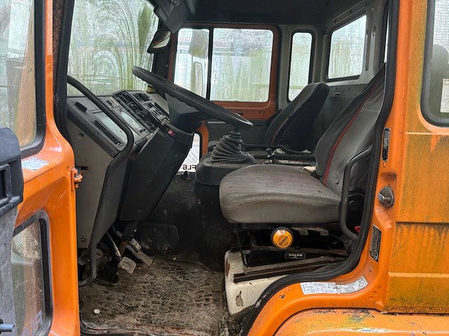 Volvo fl6 turbo platte laadwagen met kraan - afbeelding 10 van  36