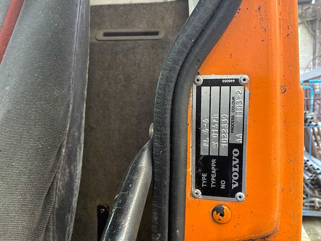 Volvo fl6 turbo platte laadwagen met kraan - afbeelding 15 van  36