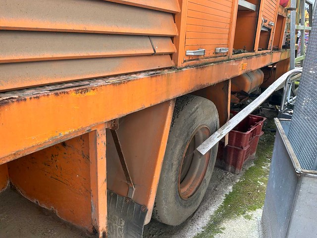Volvo fl6 turbo platte laadwagen met kraan - afbeelding 27 van  36