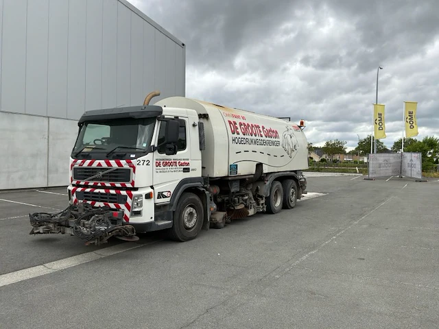 Volvo fm12 veegwagen - afbeelding 1 van  49