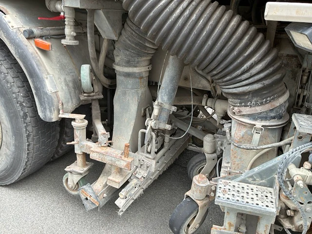 Volvo fm12 veegwagen - afbeelding 18 van  49