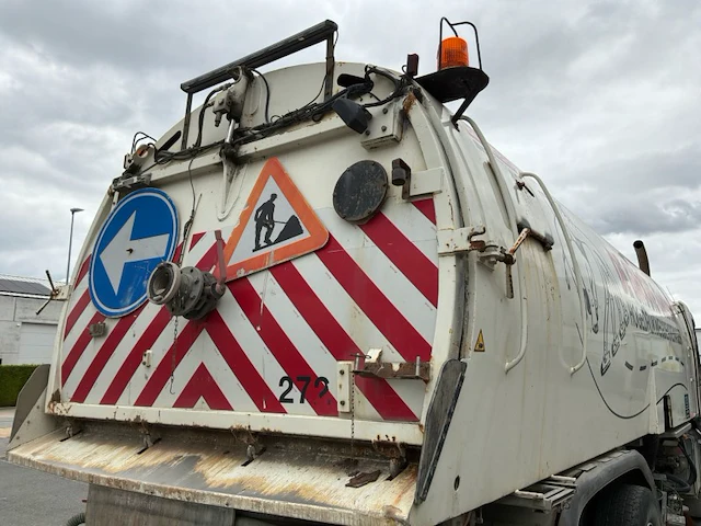 Volvo fm12 veegwagen - afbeelding 22 van  49
