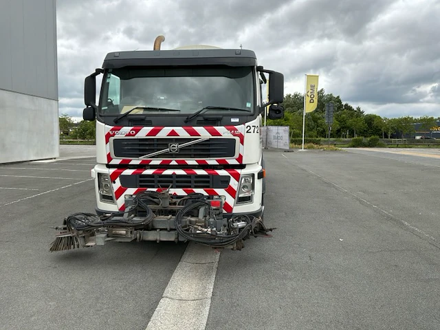 Volvo fm12 veegwagen - afbeelding 12 van  49