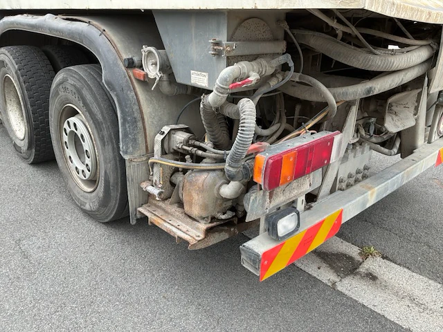 Volvo fm12 veegwagen - afbeelding 26 van  49