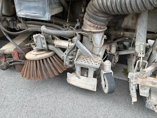 Volvo fm12 veegwagen - afbeelding 32 van  49