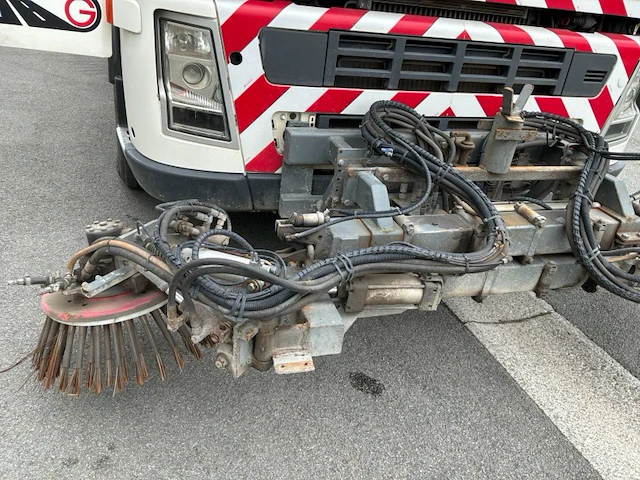 Volvo fm12 veegwagen - afbeelding 40 van  49
