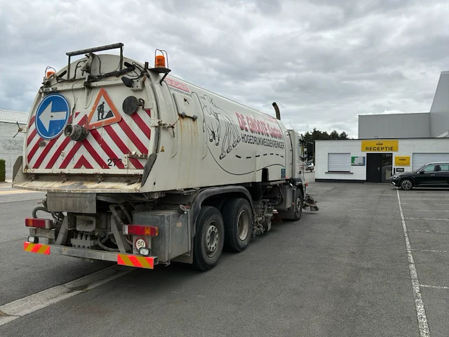 Volvo fm12 veegwagen - afbeelding 45 van  49