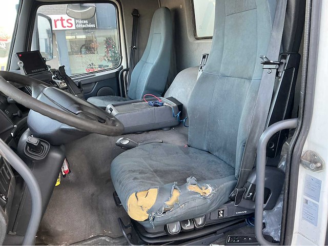 Volvo fm390 tankwagen - afbeelding 11 van  28