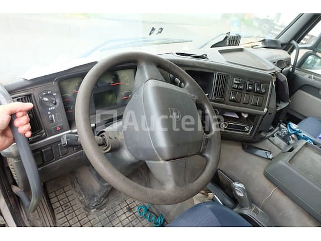Volvo fmfh 440 containertruck (2009-642,008 km) - afbeelding 7 van  37