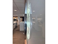 Volvo logo verlicht - afbeelding 2 van  2