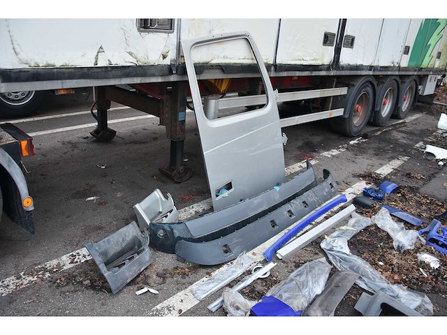 Volvo lot carrosserieonderdelen - afbeelding 5 van  7
