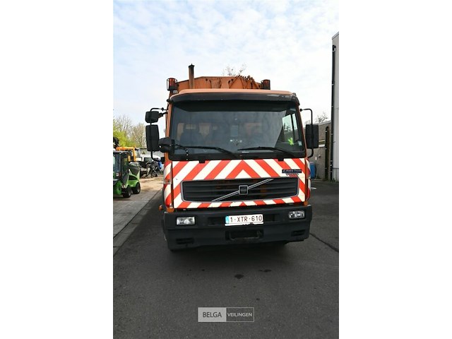 Volvo ophaalwagen - afbeelding 5 van  23