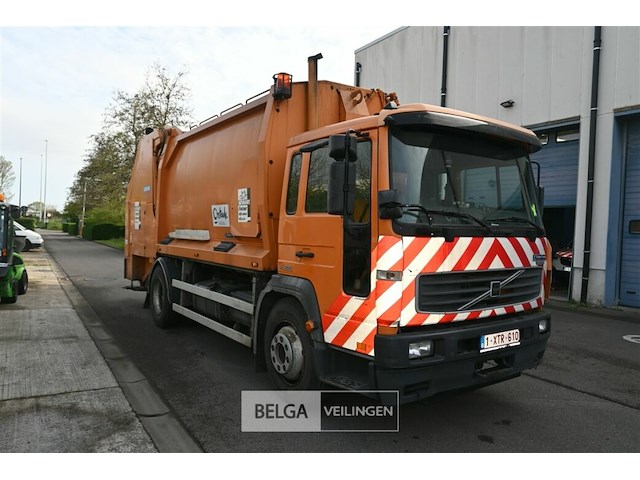 Volvo ophaalwagen - afbeelding 1 van  23