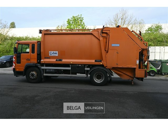 Volvo ophaalwagen - afbeelding 13 van  23