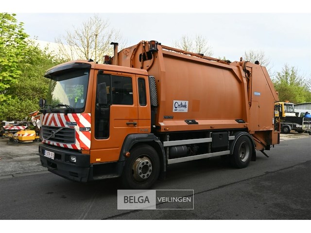 Volvo ophaalwagen - afbeelding 14 van  23