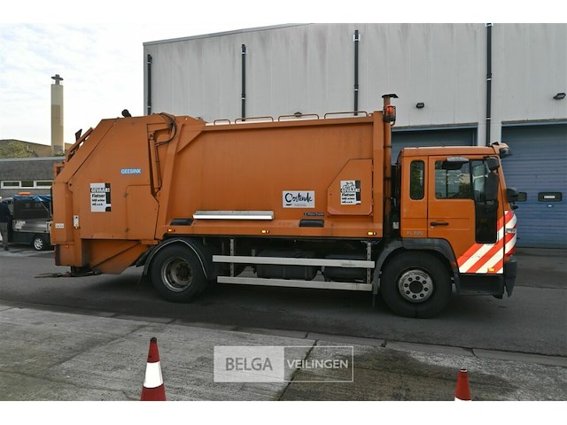 Volvo ophaalwagen - afbeelding 12 van  23
