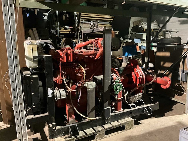 Volvo penta d60 waterpomp - afbeelding 1 van  14