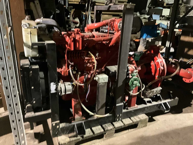 Volvo penta d60 waterpomp - afbeelding 9 van  10
