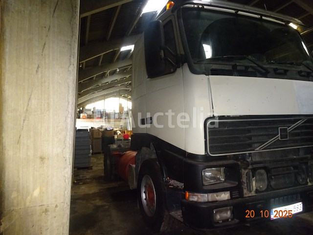 Volvo truck voor onderdelen - afbeelding 13 van  17