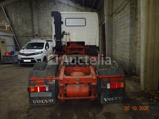 Volvo truck voor onderdelen - afbeelding 14 van  17