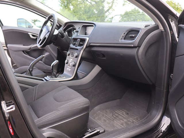Volvo v40 - yv1mv7431g2322935 - 2015 - afbeelding 2 van  23