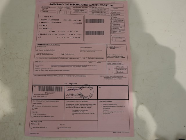 Volvo v40 - yv1mv7431g2322935 - 2015 - afbeelding 15 van  23