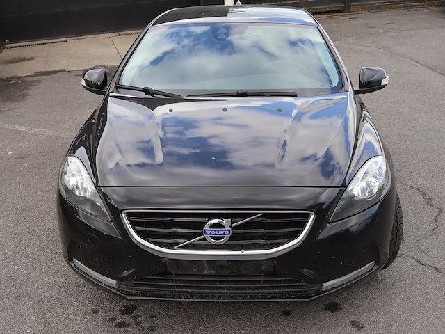 Volvo v40 - yv1mv7431g2322935 - 2015 - afbeelding 17 van  23