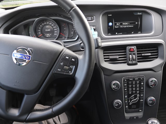 Volvo v40 - yv1mv7431g2322935 - 2015 - afbeelding 23 van  23