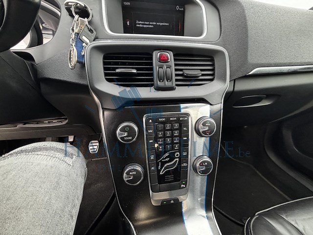 Volvo v40 1.6 d2 momentum r-design, 2015 - afbeelding 6 van  31