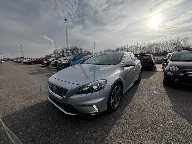 Volvo v40 1.6 d2 momentum r-design, 2015 - afbeelding 1 van  31