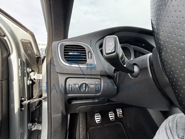 Volvo v40 1.6 d2 momentum r-design, 2015 - afbeelding 13 van  31