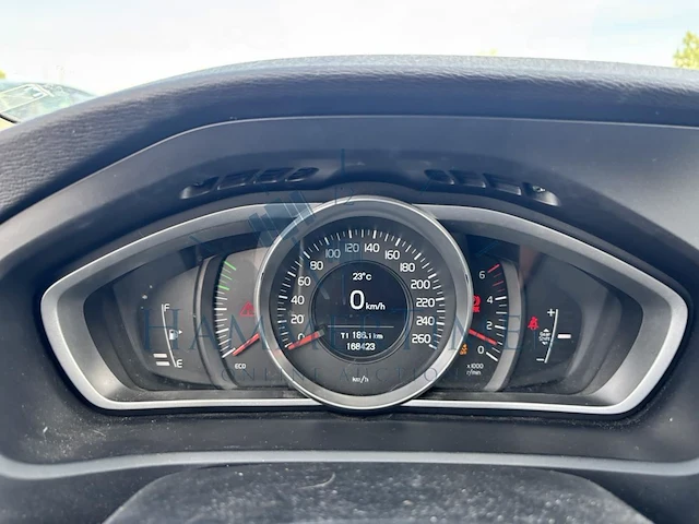 Volvo v40 2 0 d2 eco kinetic, 2017 - afbeelding 6 van  30