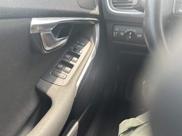 Volvo v40 2.0 t2 eco kinetic 122, 2016 - afbeelding 7 van  35