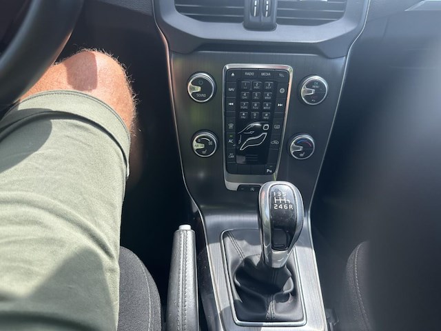 Volvo v40 2.0 t2 eco kinetic 122, 2016 - afbeelding 11 van  35