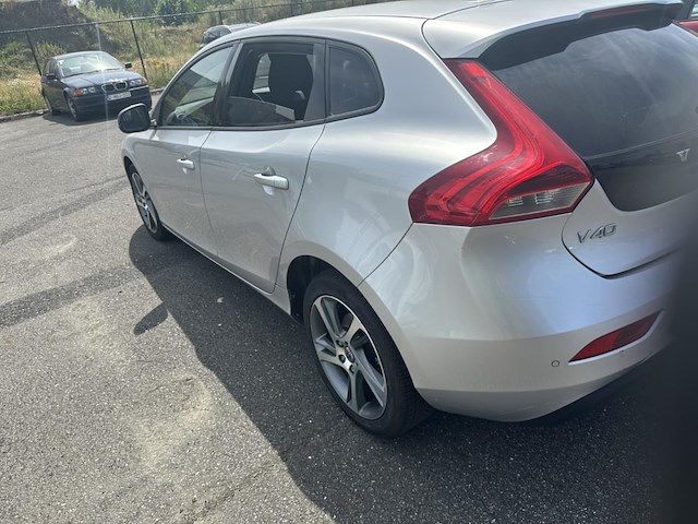 Volvo v40 2.0 t2 eco kinetic 122, 2016 - afbeelding 33 van  35