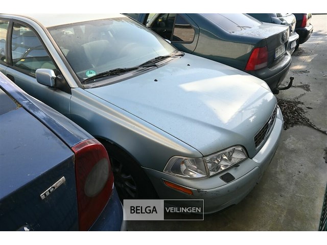 Volvo v40, enkel voor vergunninghouders en erkende centra voor verschrotting - afbeelding 1 van  8