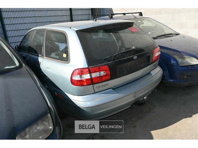 Volvo v40, enkel voor vergunninghouders en erkende centra voor verschrotting - afbeelding 3 van  8