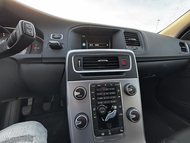 Volvo v60 2 kinetic, 2016 - afbeelding 2 van  23