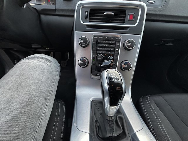 Volvo v60 2 kinetic, 2016 - afbeelding 3 van  23