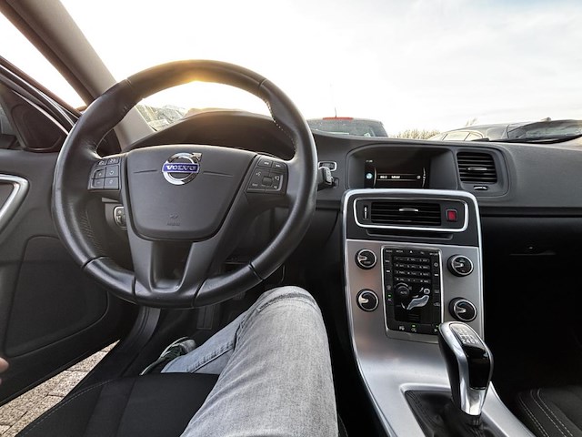 Volvo v60 2 kinetic, 2016 - afbeelding 23 van  23